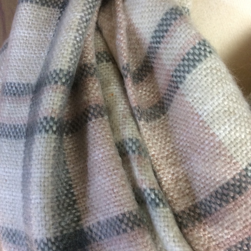 Ann Taylor Loft Pink Gray & Ivory Infinity Scarf! - Picture 3 of 4